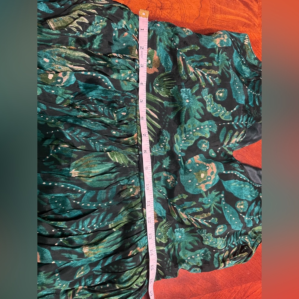 Elegant Green Sleeveless Dress, crepe with dupatta - Picture 8 of 17